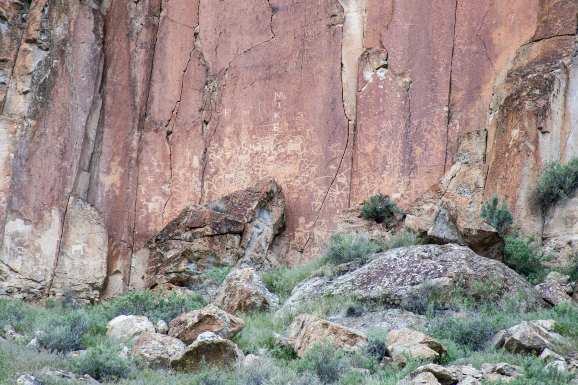 Indistinct rock wall drawings